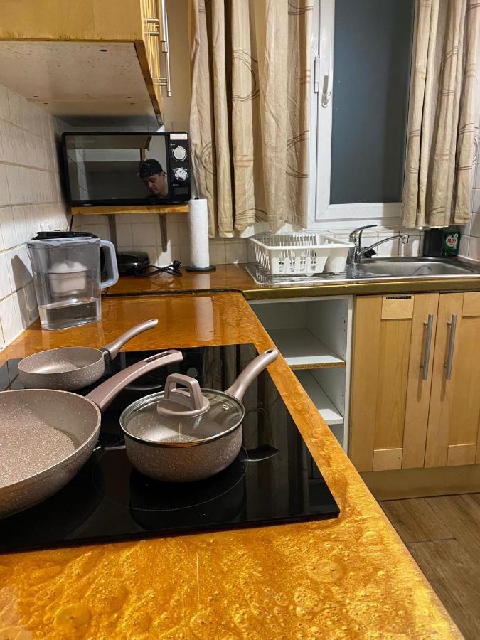 Huge And Affordable 3 Bedroom Flat In Hammersmith For 7 People With Welcome Breakfast London Luaran gambar
