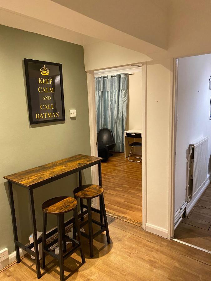 Huge And Affordable 3 Bedroom Flat In Hammersmith For 7 People With Welcome Breakfast London Luaran gambar