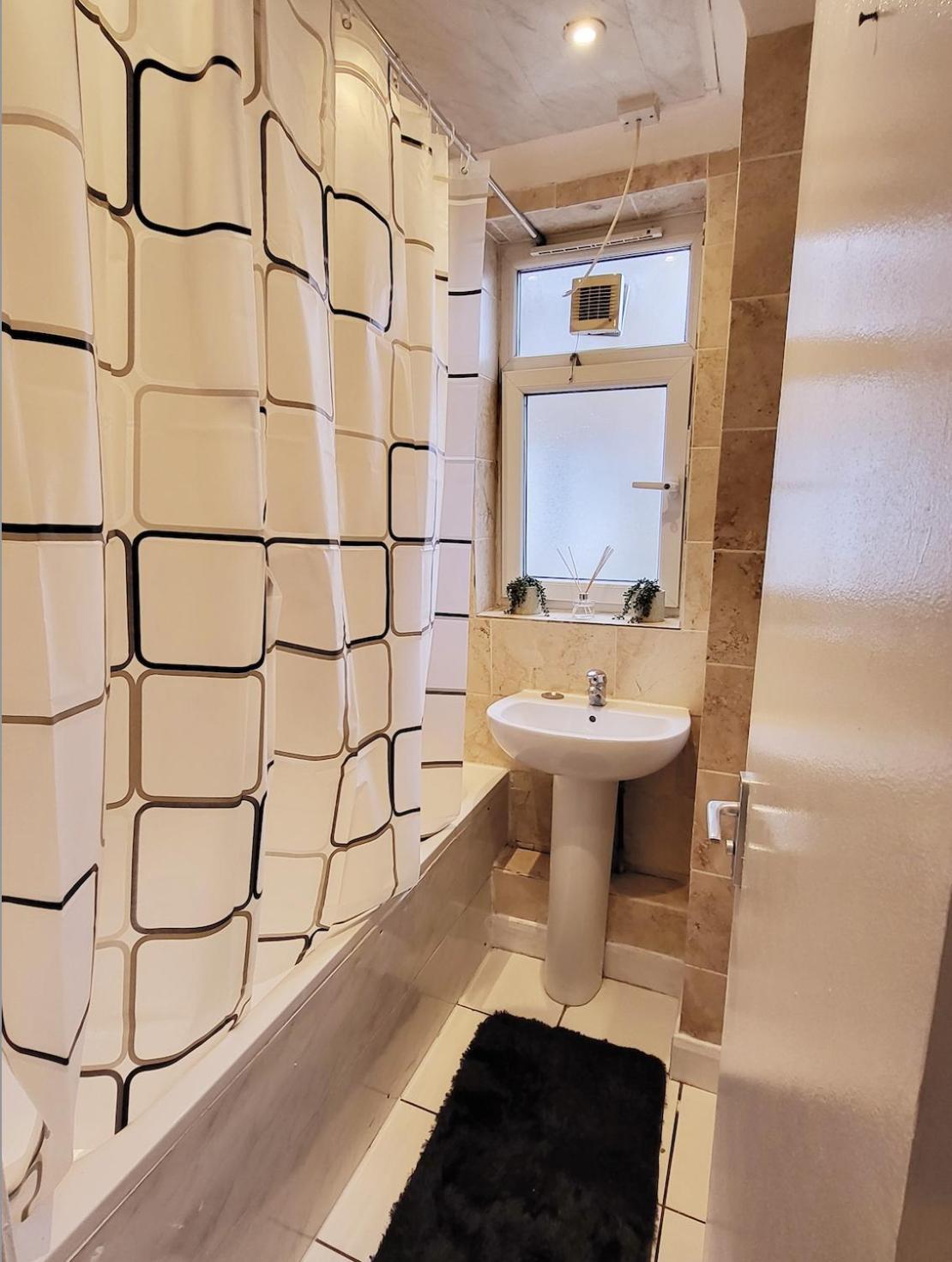 Huge And Affordable 3 Bedroom Flat In Hammersmith For 7 People With Welcome Breakfast London Luaran gambar