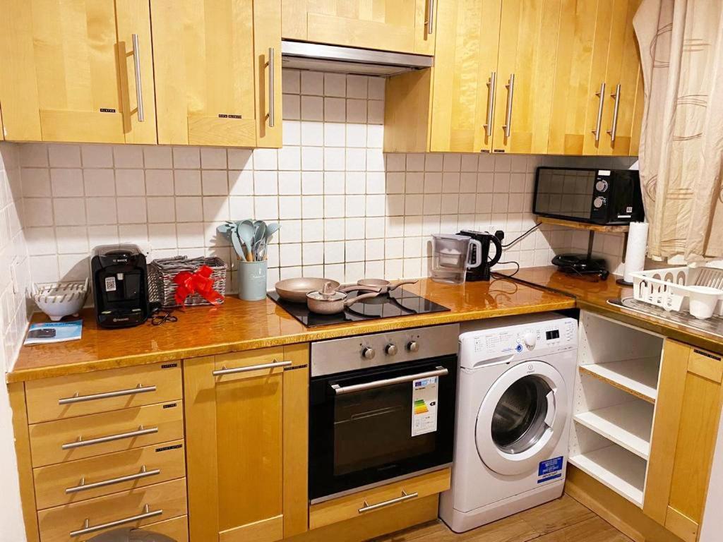 Huge And Affordable 3 Bedroom Flat In Hammersmith For 7 People With Welcome Breakfast London Luaran gambar