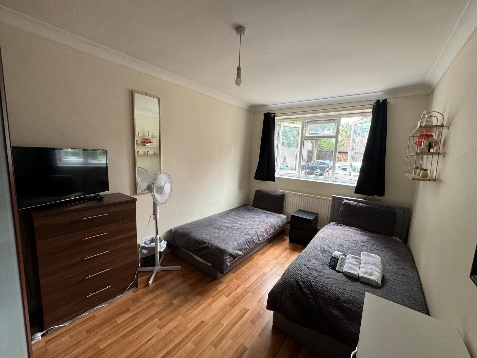 Huge And Affordable 3 Bedroom Flat In Hammersmith For 7 People With Welcome Breakfast London Luaran gambar